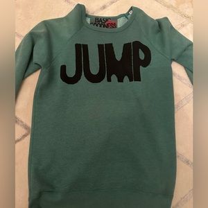 Free city crew neck size medium